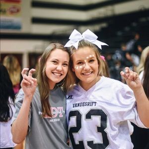 Meet your Posher, Alyssa